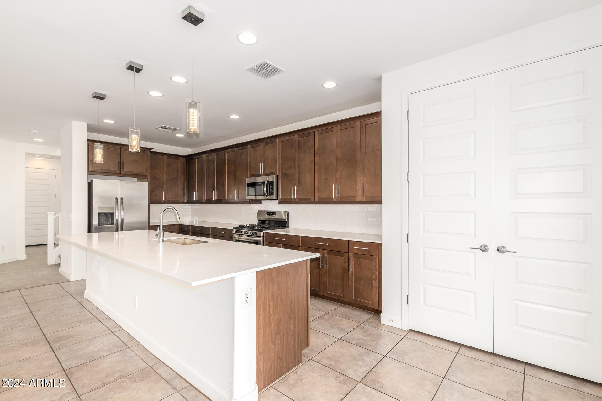 9120 West Roma Avenue Phoenix, AZ 85037 - Photo 15 of 53 0013-13 - Roma