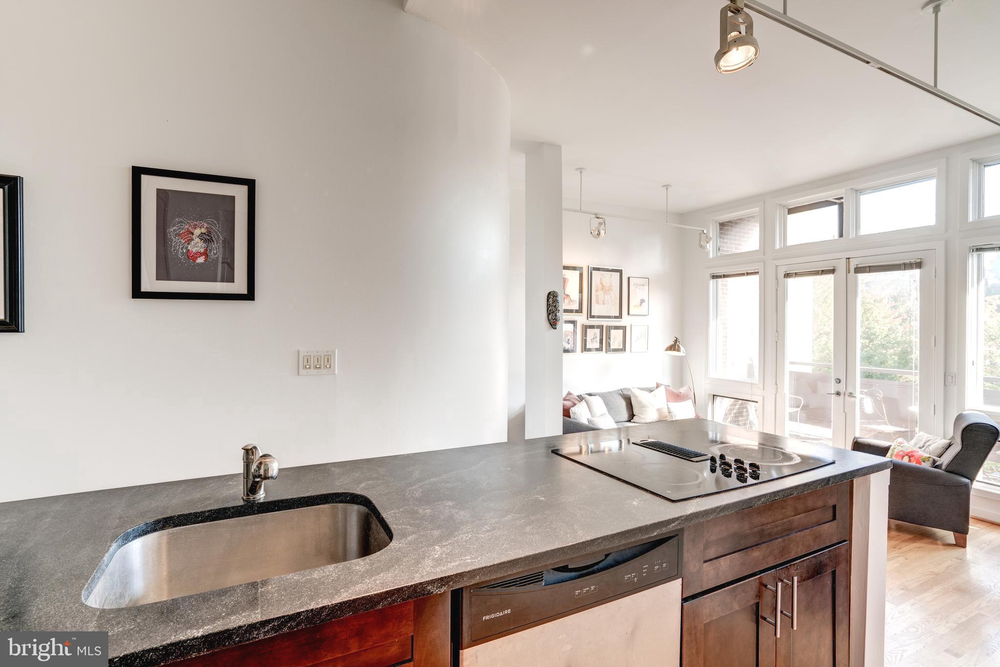 1527 Church Street Northwest, Unit A Washington, DC 20005 - Photo 12 of 31