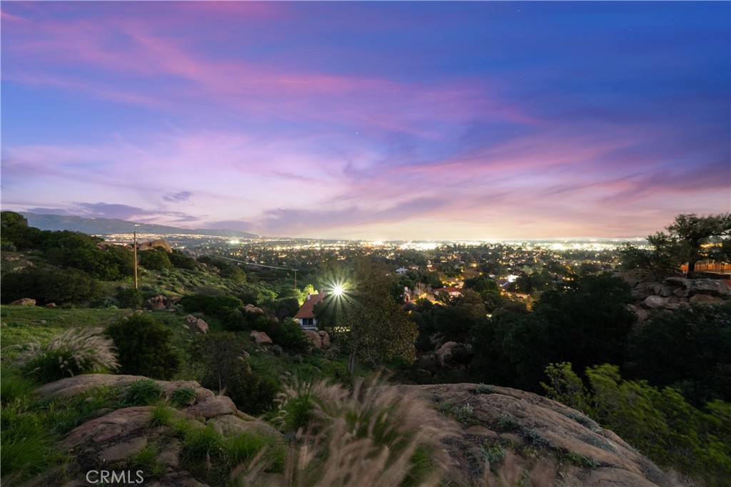 22882 Trigger Street Chatsworth, CA 91311 - Photo 26 of 26 a view of city and green space