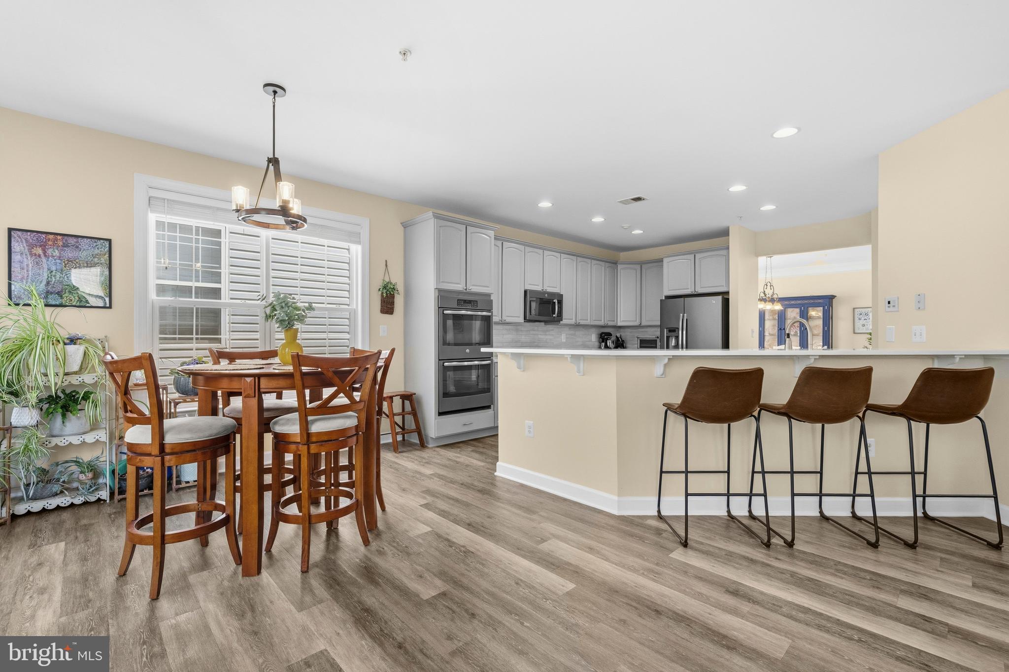 3117 Eagle Ridge Drive Woodbridge, VA 22191 - Photo 16 of 51 Eat in kitchen with counter seating