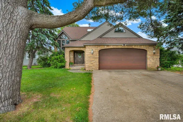 $447,900 | 1220 South Main Street, Morton, IL 61550
