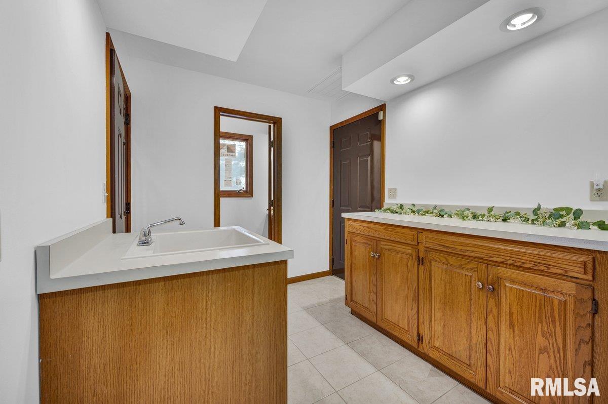 1220 South Main Street Morton, IL 61550 - Photo 11 of 33