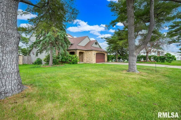 $447,900 | 1220 South Main Street, Morton, IL 61550