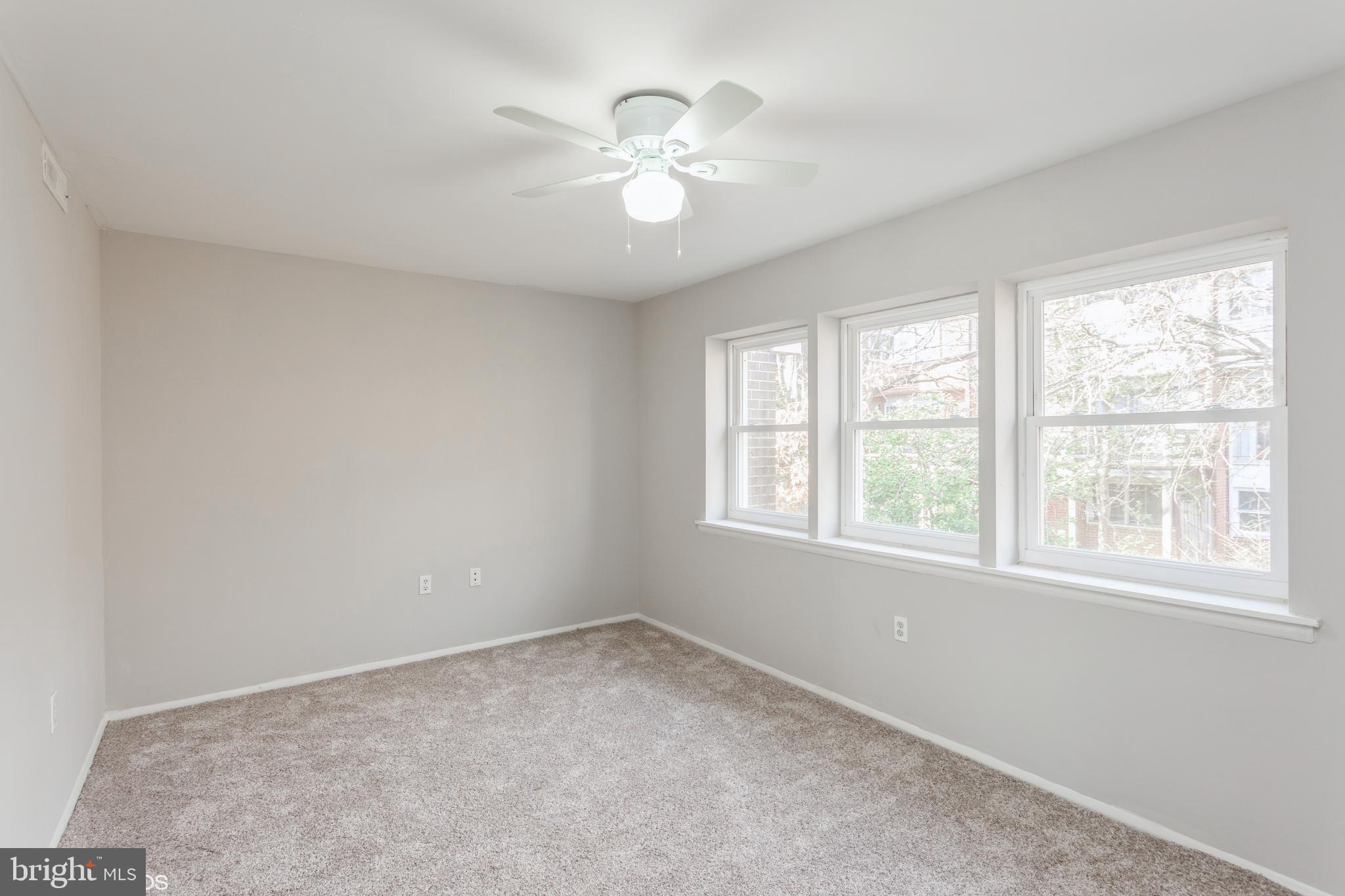 1941 Greenberry Road Baltimore, MD 21209 - Photo 13 of 18 Gallery Image 13