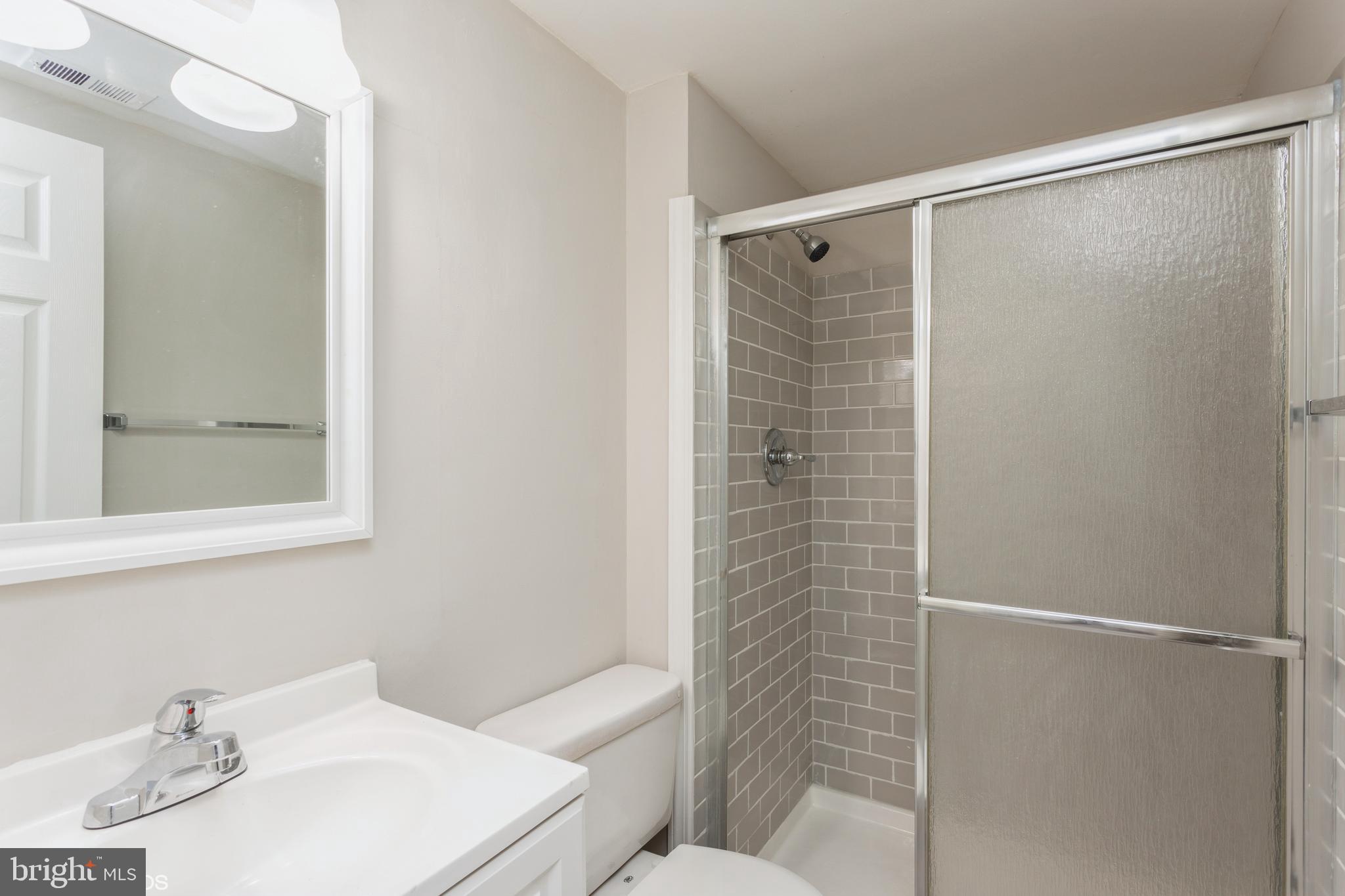 1941 Greenberry Road Baltimore, MD 21209 - Photo 15 of 18 Gallery Image 15
