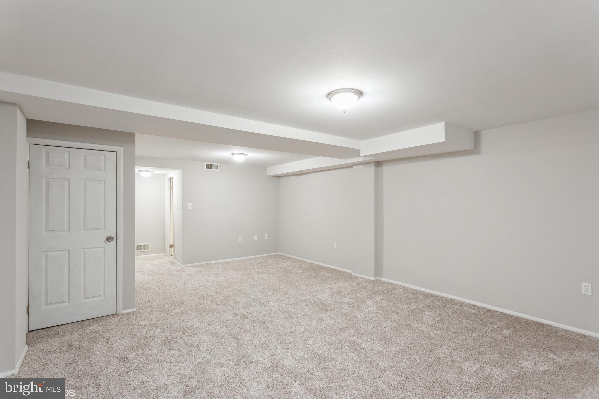 1941 Greenberry Road Baltimore, MD 21209 - Photo 17 of 18 Gallery Image 17
