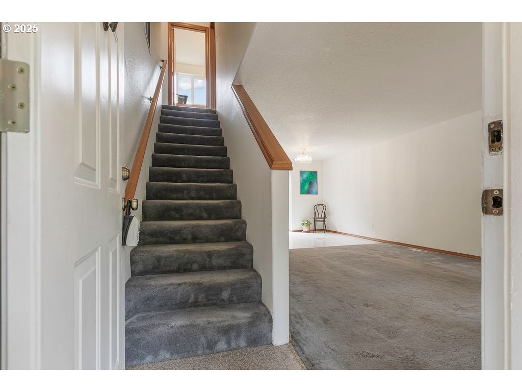 37600 Dubarko Road Sandy, OR 97055 - Photo 8 of 41 Gallery Image 8