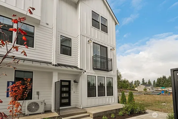 $499,950 | 12073 127th Avenue East, Unit 53, Puyallup, WA 98374