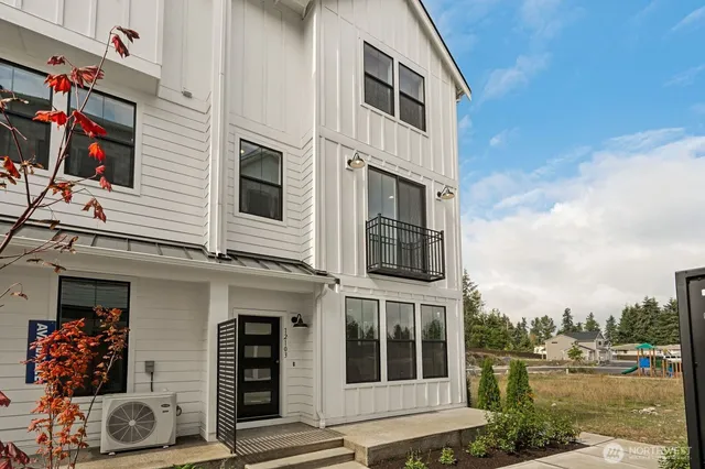 $499,950 | 12073 127th Ave Court East, Unit 53, Puyallup, WA 98374
