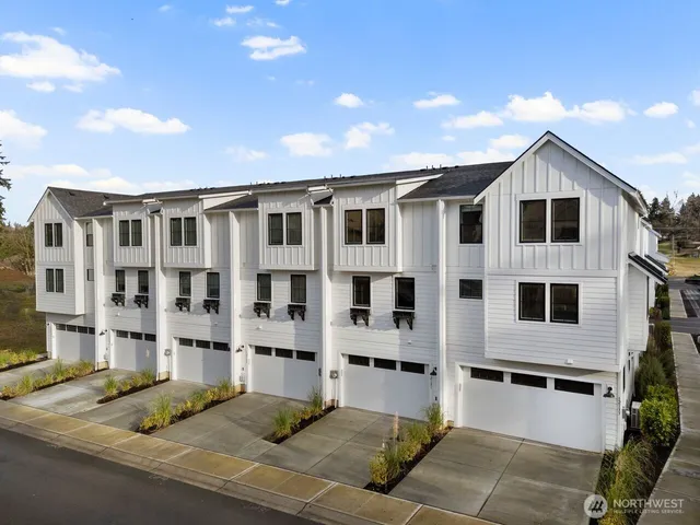 $499,950 | 12073 127th Ave Court East, Unit 53, Puyallup, WA 98374