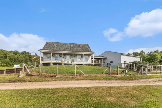 $499,900 | 3431 Highway 20, Hesperia, MI 49421