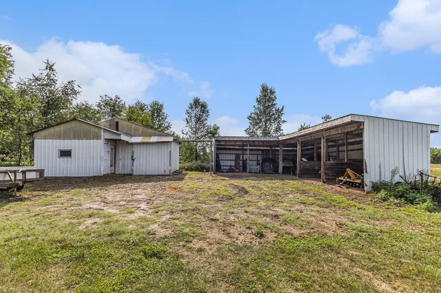 $499,900 | 3431 Highway 20, Hesperia, MI 49421