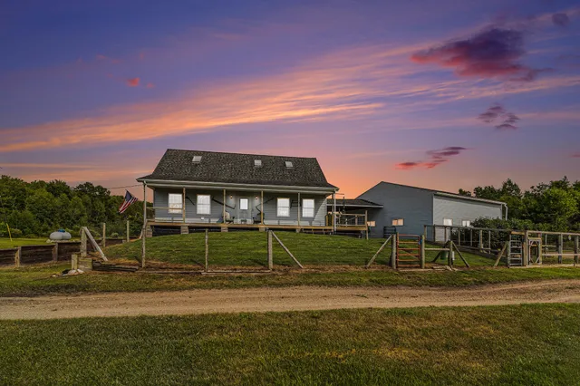 $499,900 | 3431 Highway 20, Hesperia, MI 49421