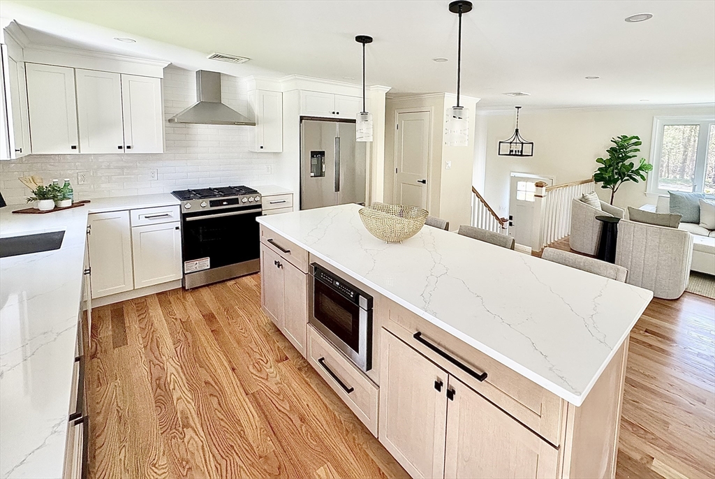 362 Center Street Hanover, MA 02339 - Photo 5 of 42