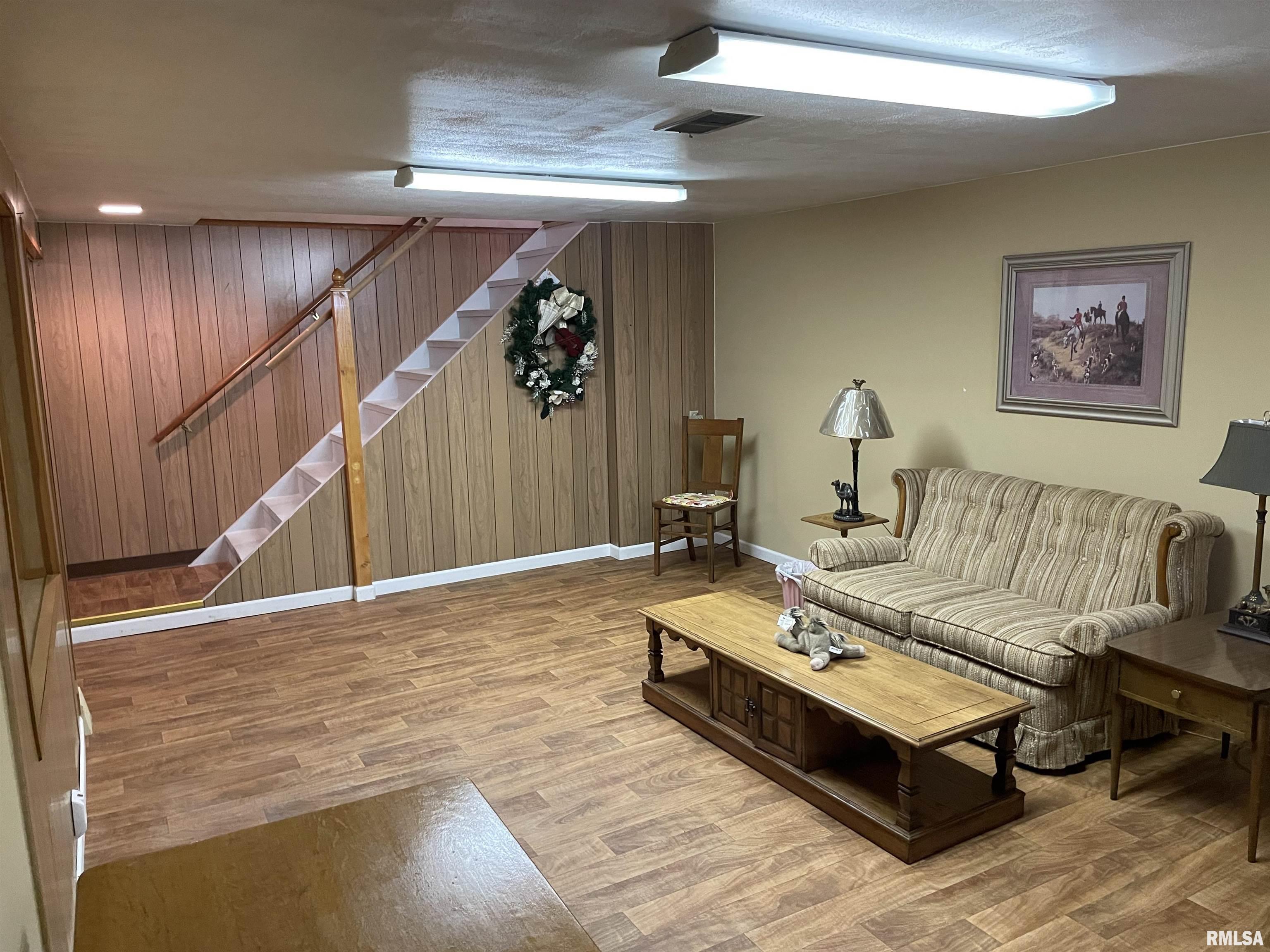 1508 James Road Pekin, IL 61554 - Photo 12 of 16 Gallery Image 12