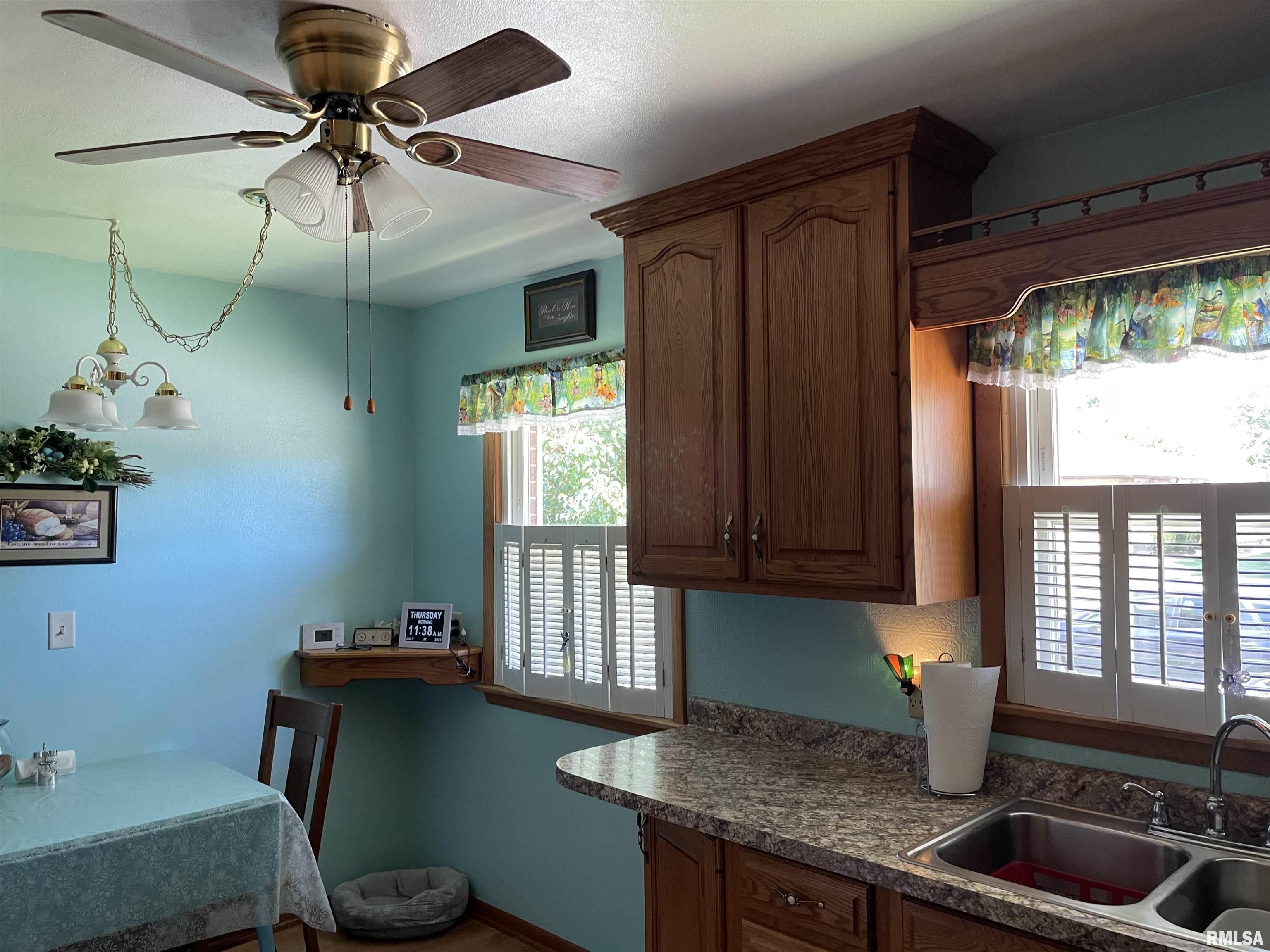 1508 James Road Pekin, IL 61554 - Photo 6 of 16 Gallery Image 6