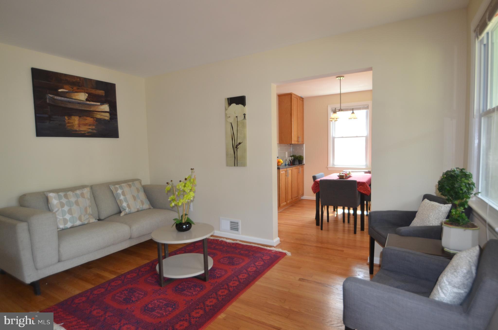 5019 Edgewood Road College Park, MD 20740 - Photo 4 of 29 Living Room