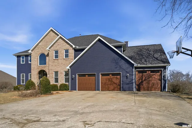 $679,900 | 1332 Independence Court, Germantown Hills, IL 61548