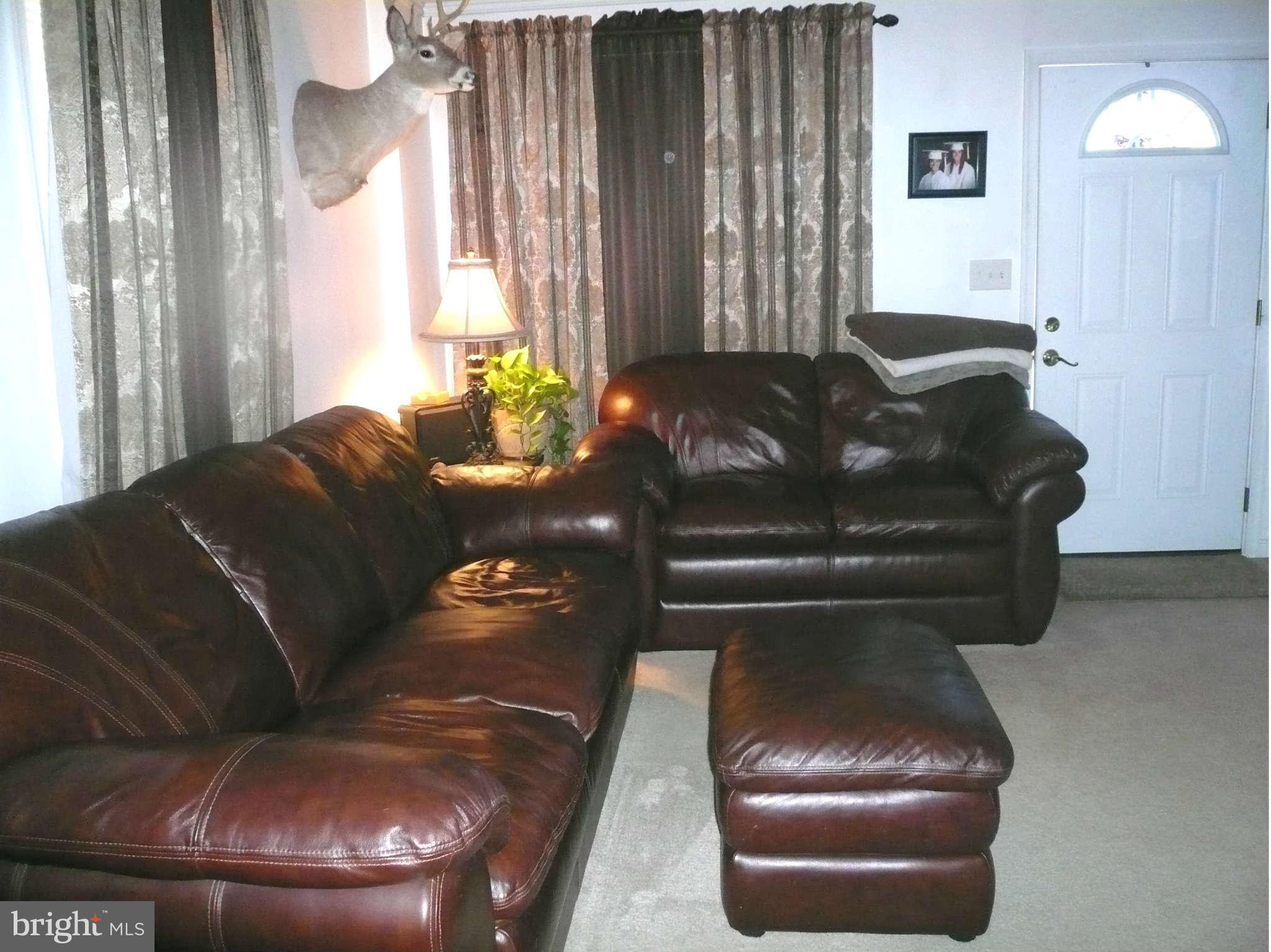 2728 Plainfield Road Baltimore, MD 21222 - Photo 7 of 29 Living Room