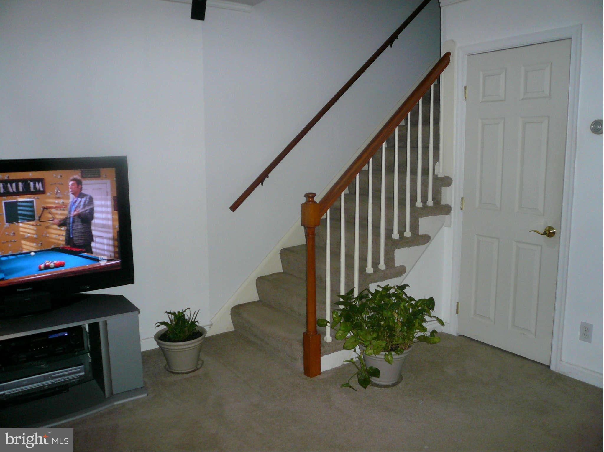 2728 Plainfield Road Baltimore, MD 21222 - Photo 8 of 29 Living Room