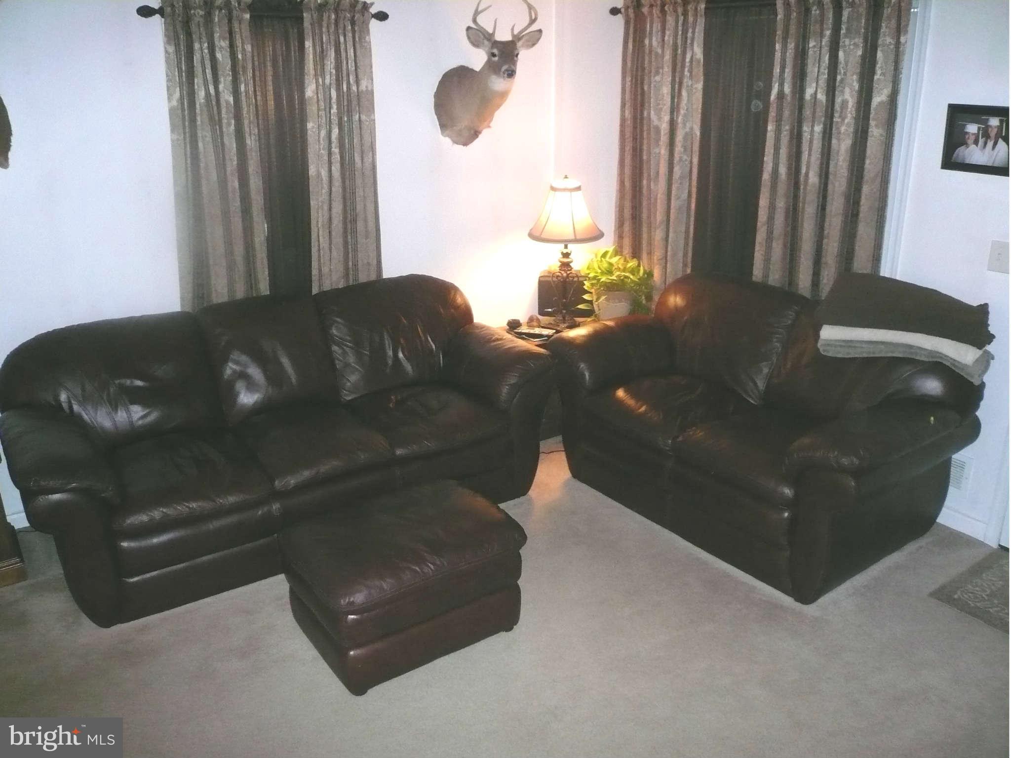 2728 Plainfield Road Baltimore, MD 21222 - Photo 9 of 29 Living Room