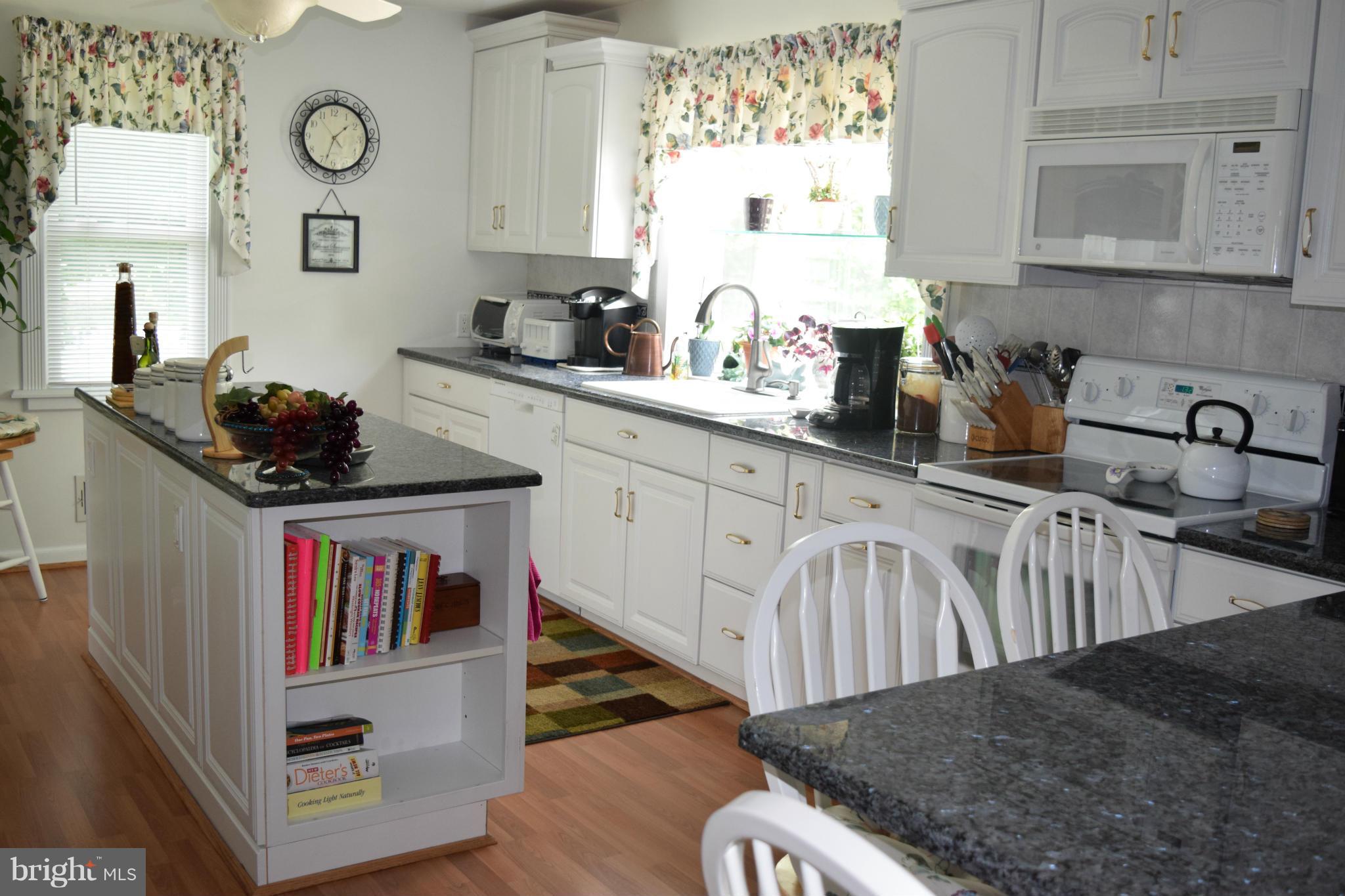 813 West Padonia Road Cockeysville, MD 21030 - Photo 6 of 30 Kitchen