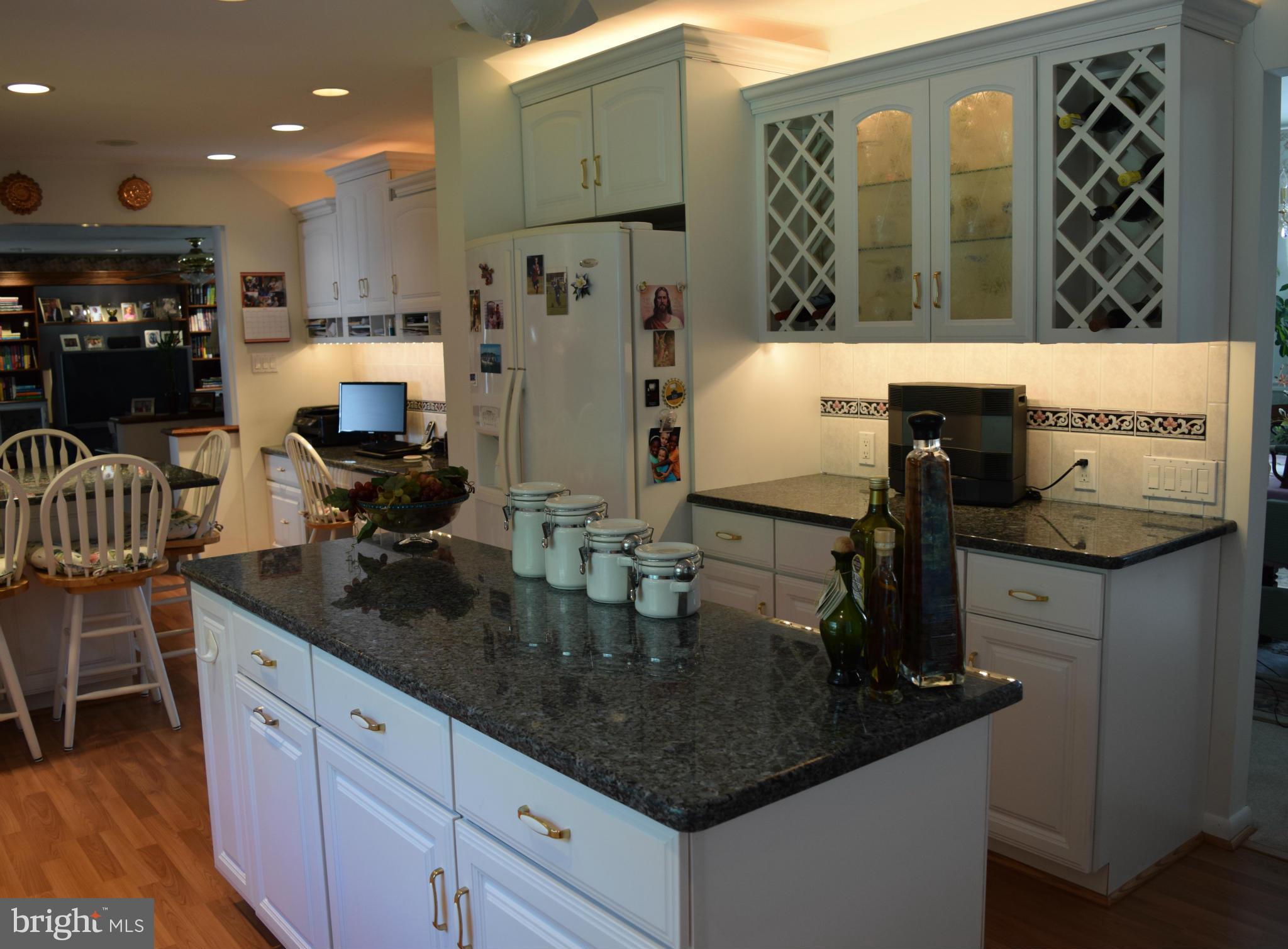 813 West Padonia Road Cockeysville, MD 21030 - Photo 7 of 30 Kitchen