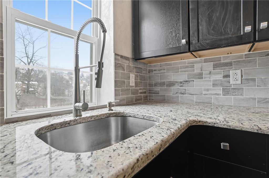 358 Pointview Road Pittsburgh, PA 15227 - Photo 11 of 47