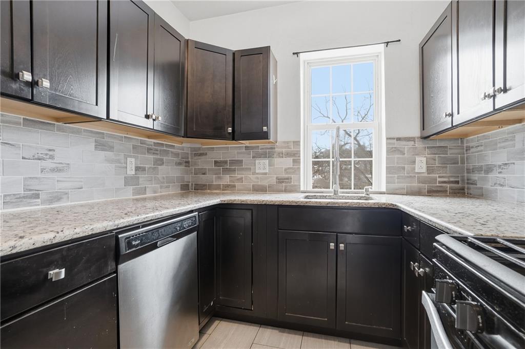 358 Pointview Road Pittsburgh, PA 15227 - Photo 12 of 47