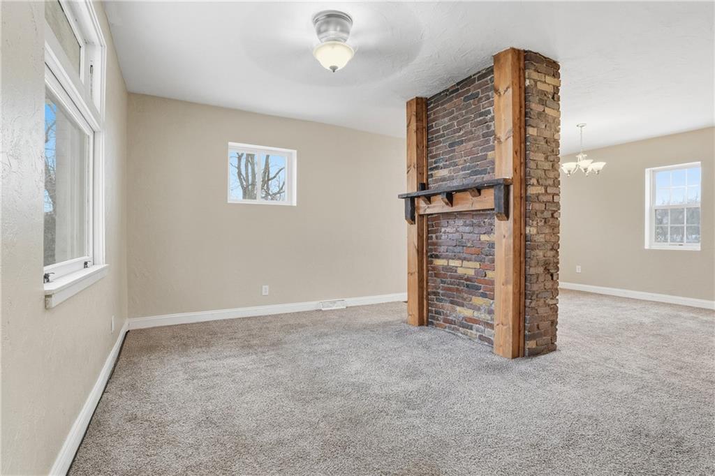 358 Pointview Road Pittsburgh, PA 15227 - Photo 6 of 47