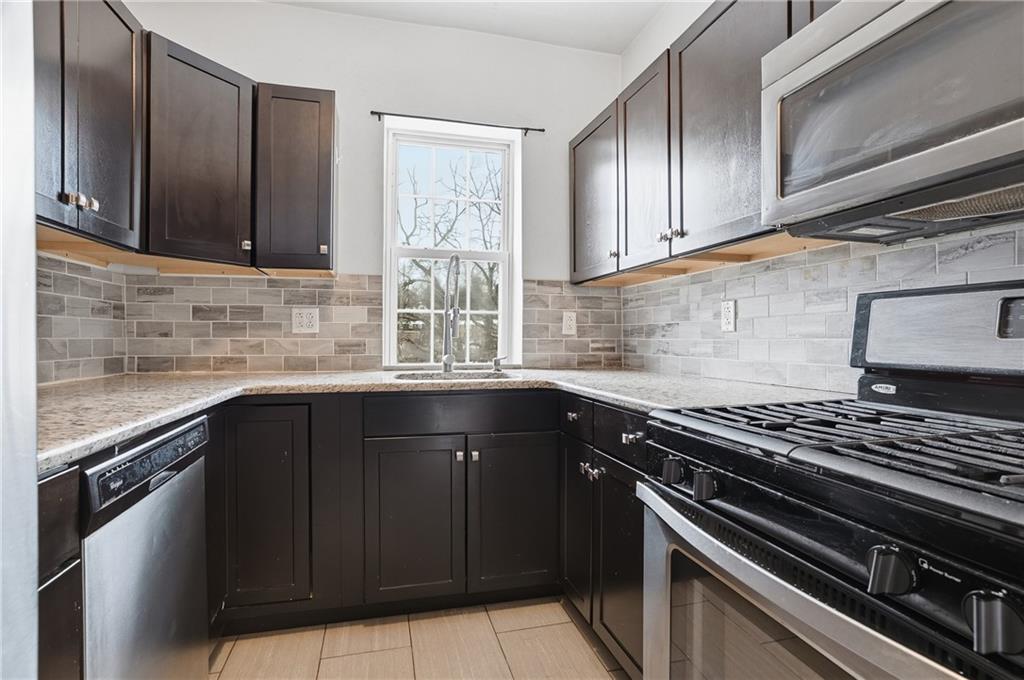 358 Pointview Road Pittsburgh, PA 15227 - Photo 10 of 47