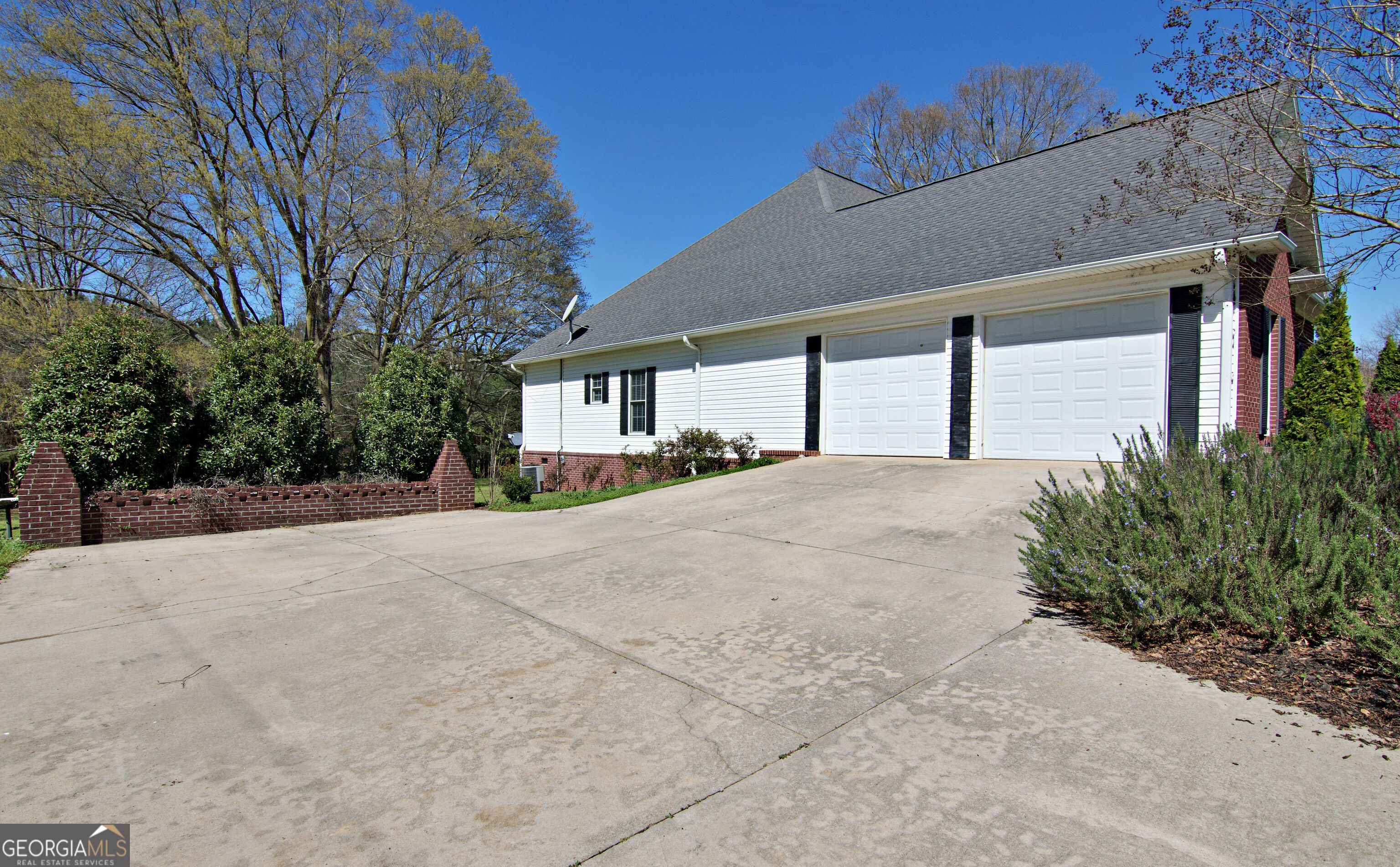 7893 Athens Road Carnesville, GA 30521 - Photo 3 of 76