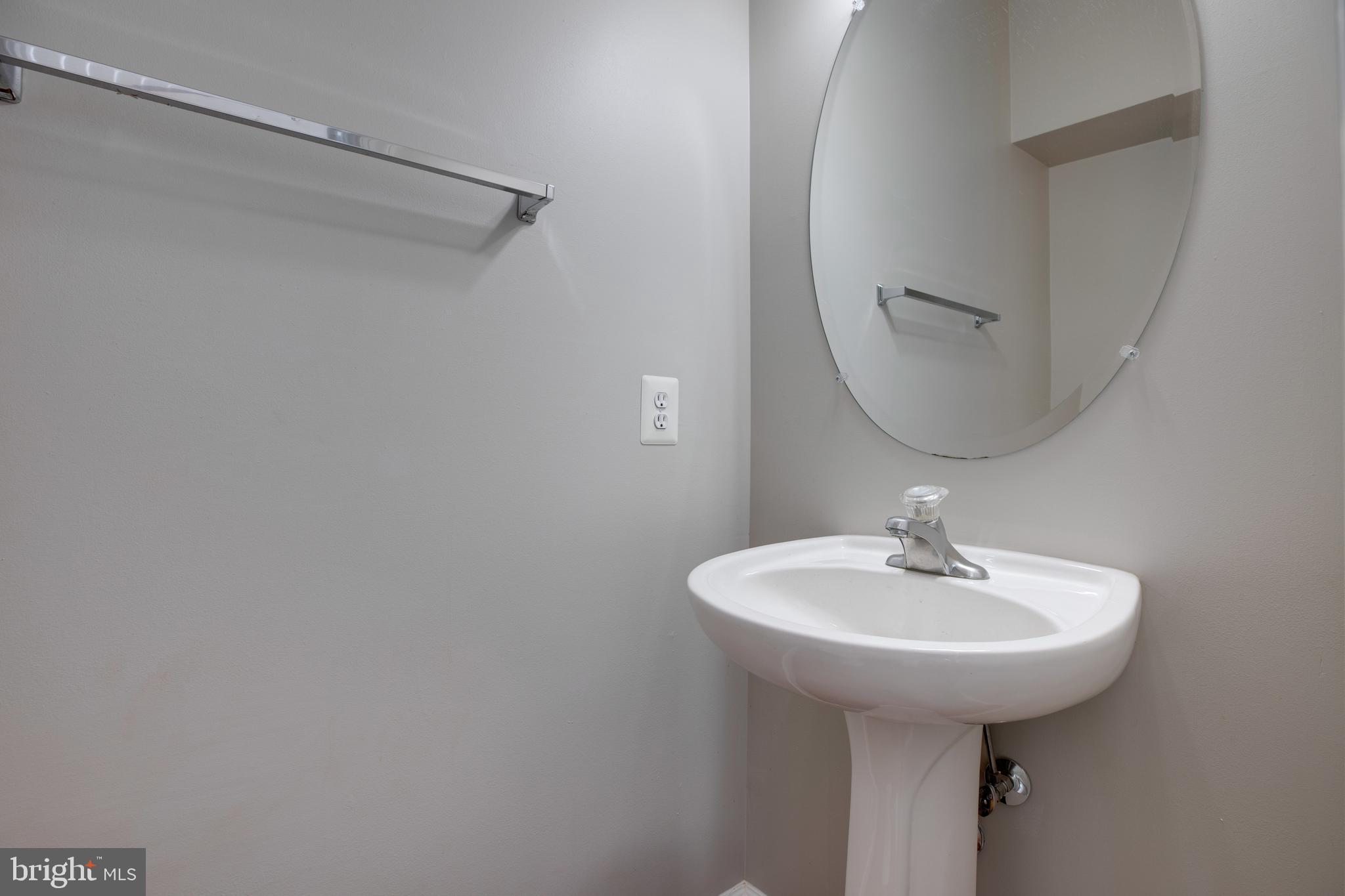 1922 Kirby Road McLean, VA 22101 - Photo 23 of 89 Gallery Image 23