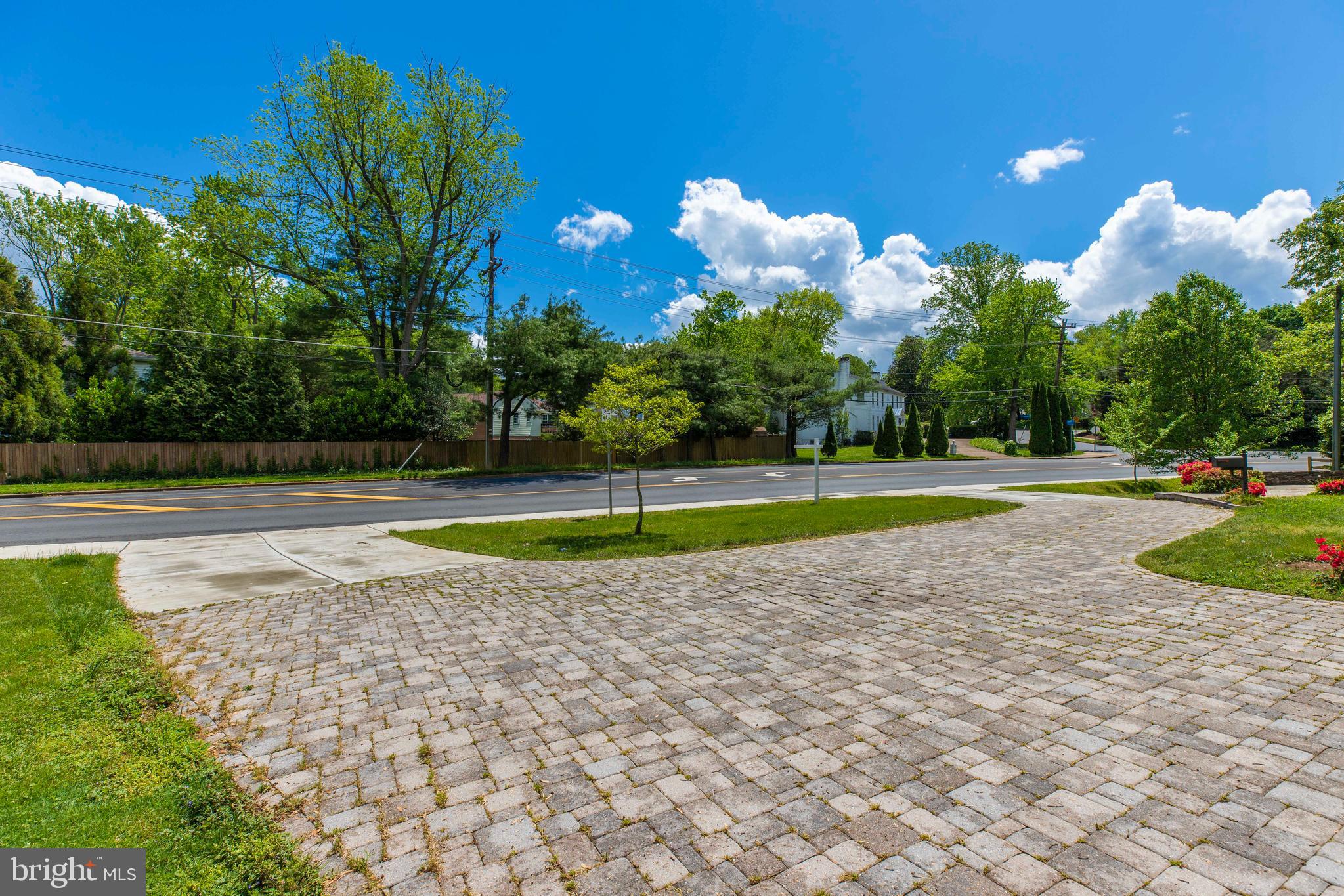 1922 Kirby Road McLean, VA 22101 - Photo 6 of 89 Gallery Image 6