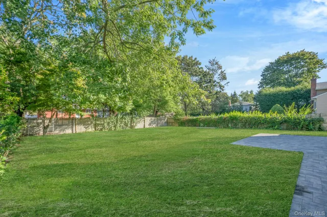 $1,298,000 | 120 Cherry Drive West, Plainview, NY 11803