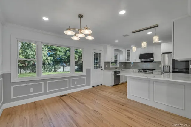 $1,298,000 | 120 Cherry Drive West, Plainview, NY 11803