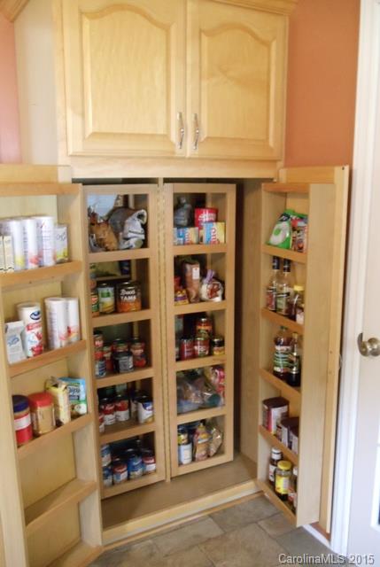 627 Holiday Road Gastonia, NC 28054 - Photo 5 of 25 Gallery Image 5