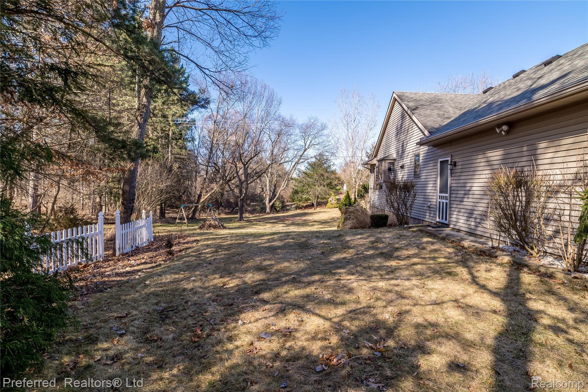 3864 Pleasant Valley Road Brighton, MI 48114 - Photo 4 of 45 3864 Pleasant Valley_Brighton-4.jpg