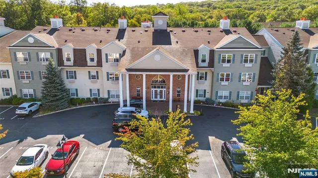$264,900 | 2 Richmond Road, Unit SUITE 210, West Milford, NJ 07480