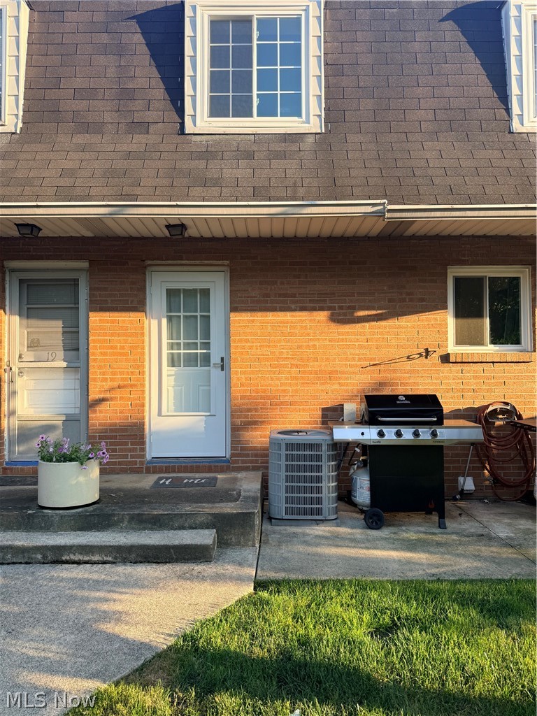 999 Renninger Road Akron, OH 44319 - Photo 1 of 17
