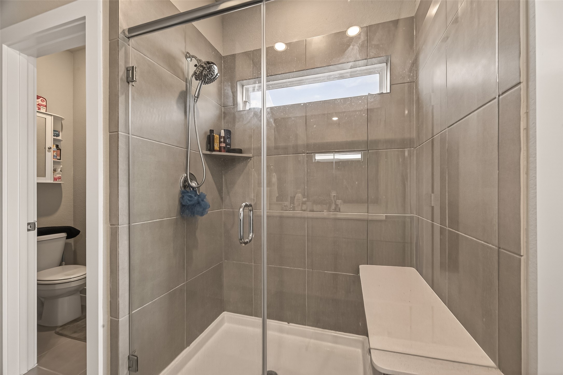 5516 Madden Lane Houston, TX 77048 - Photo 19 of 33 a bathroom with a shower