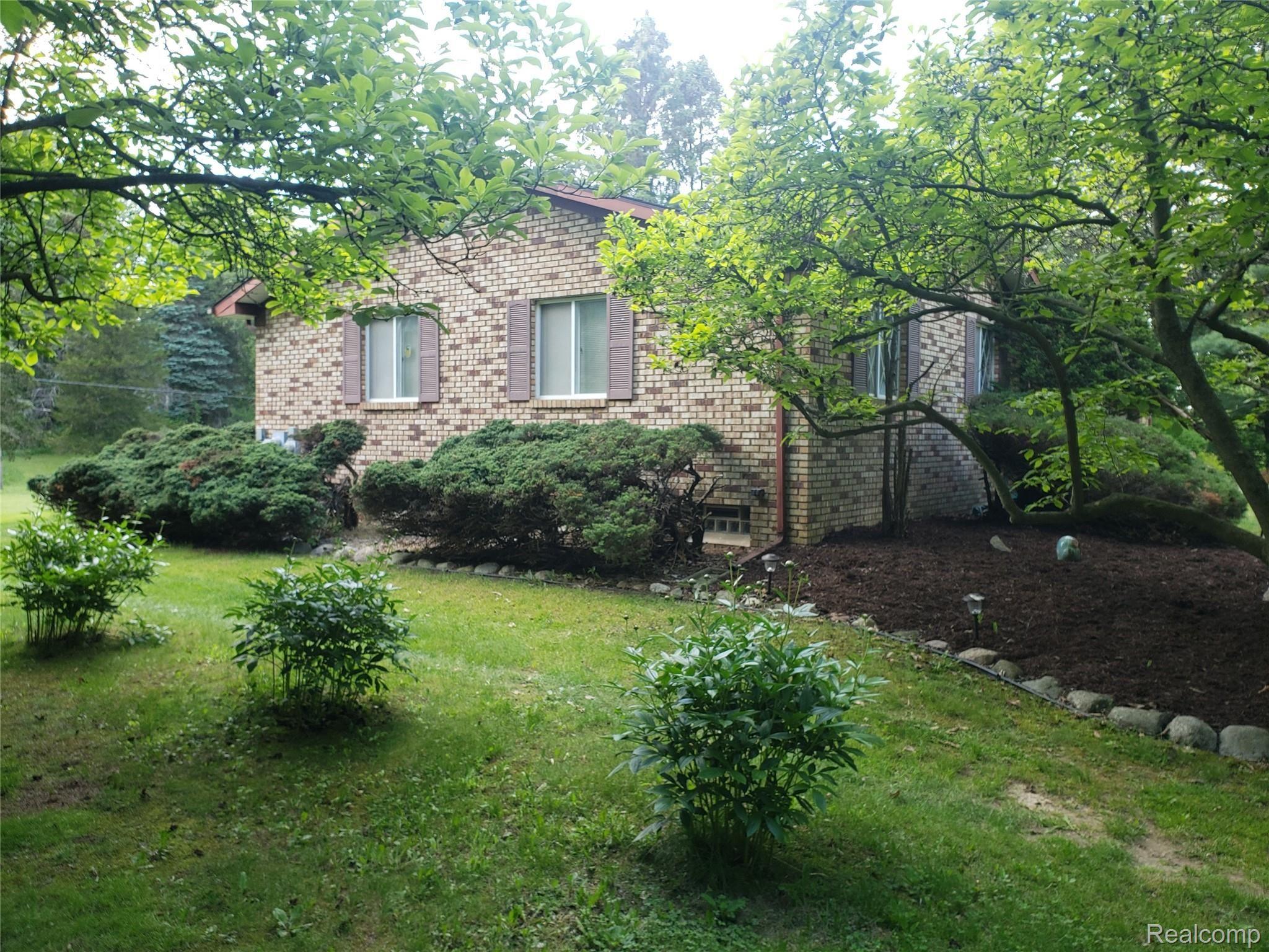 875 Gulley Road Howell, MI 48843 - Photo 2 of 30 2.jpg