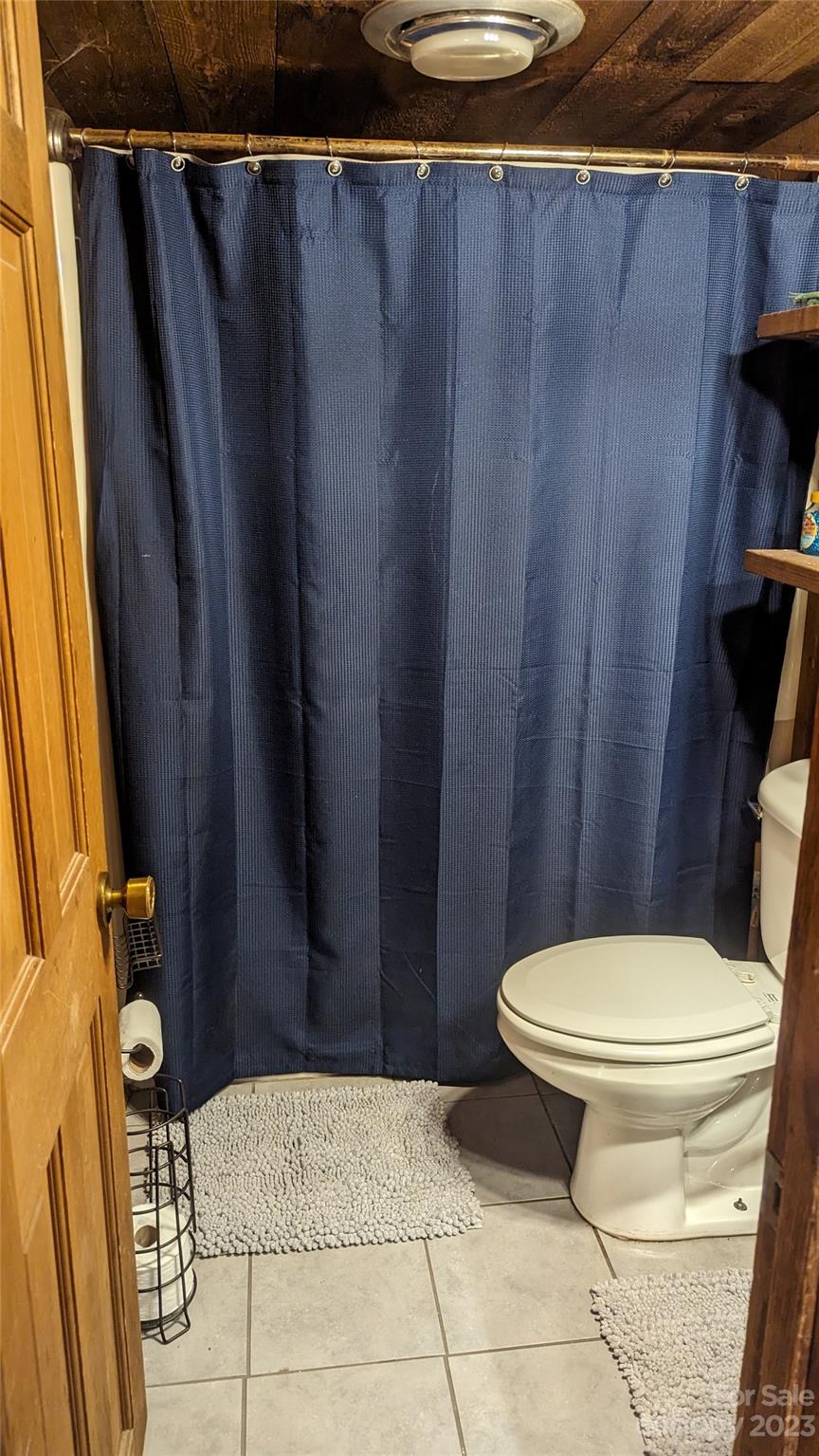 334 Ridgeview Drive Mocksville, NC 27028 - Photo 7 of 21 a bathroom with a sink and a toilet