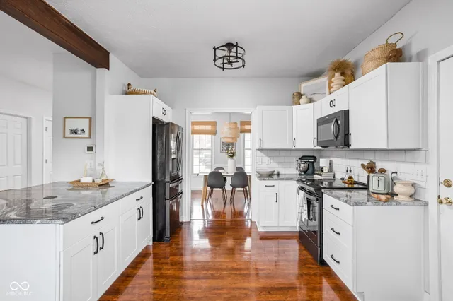 $389,900 | 7772 West Shadow Creek Way, Greenfield, IN 46140