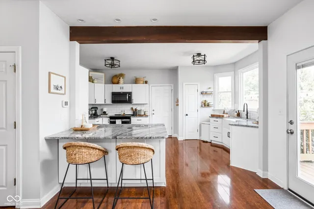 $389,900 | 7772 West Shadow Creek Way, Greenfield, IN 46140