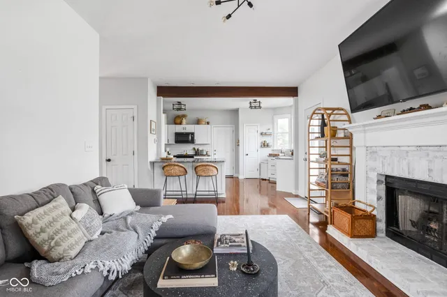 $389,900 | 7772 West Shadow Creek Way, Greenfield, IN 46140