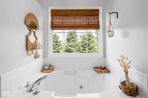 $389,900 | 7772 West Shadow Creek Way, Greenfield, IN 46140