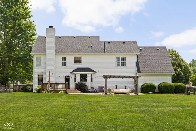 $389,900 | 7772 West Shadow Creek Way, Greenfield, IN 46140