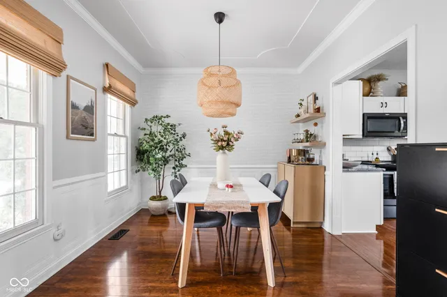 $389,900 | 7772 West Shadow Creek Way, Greenfield, IN 46140