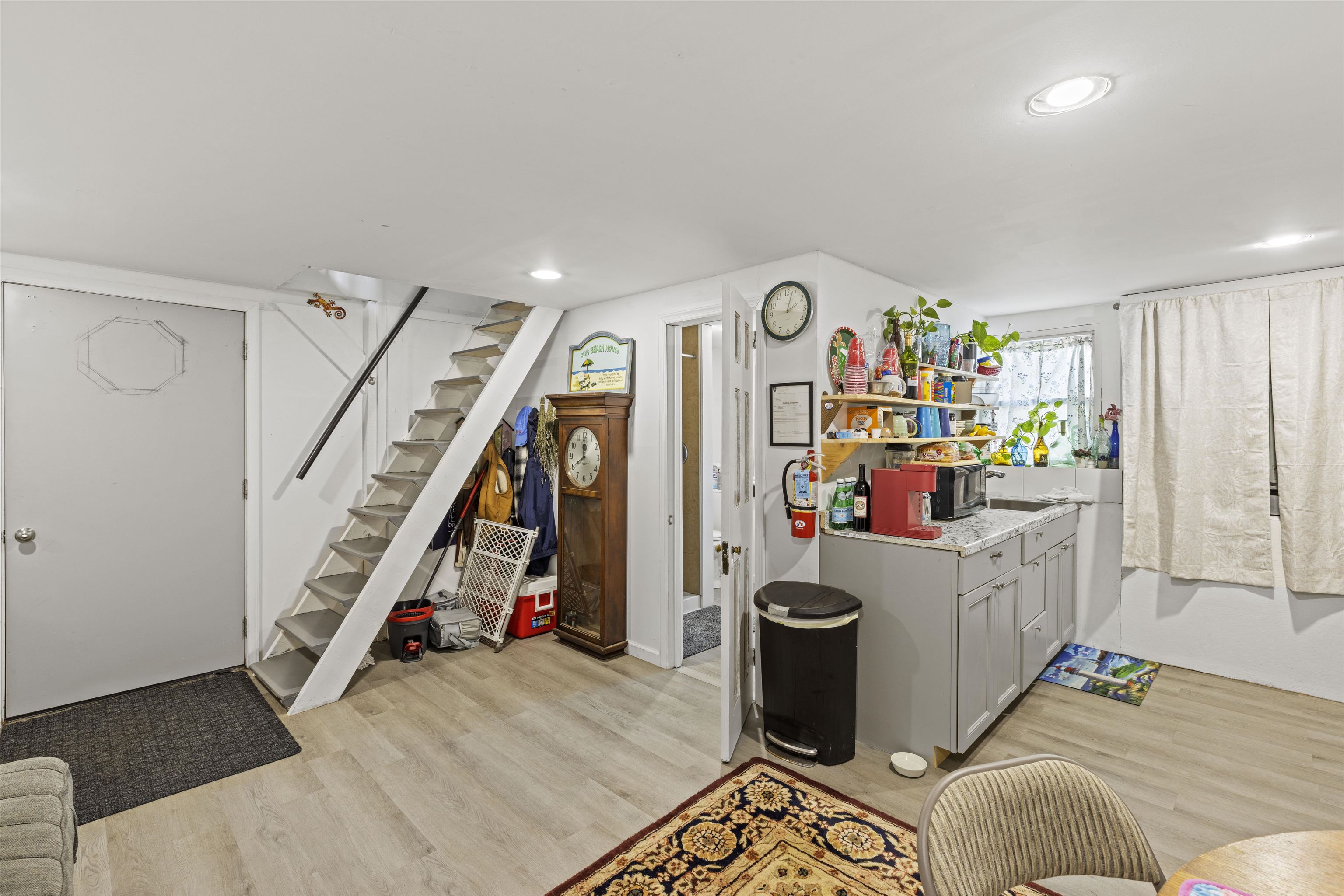 35 Bay Shore Road Cape May, NJ 08204 - Photo 28 of 45 a room with furniture and white walls